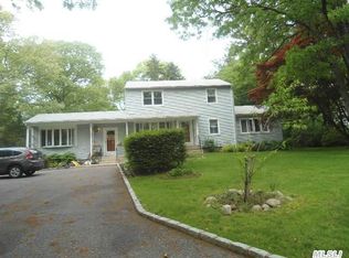 231 Old Commack Rd, Kings Park, NY 11754