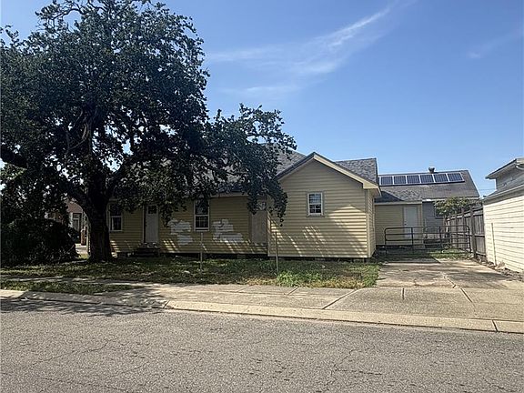 3rd image of 2003 Spain St