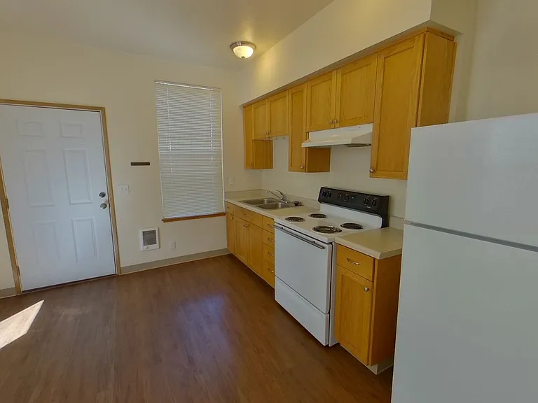 1839 Patterson Aly — Photo 3