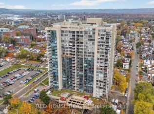 75 Queen St N #1404, Hamilton, ON L8R3J3