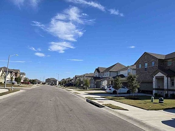 Exterior Neighborhood (street photo)