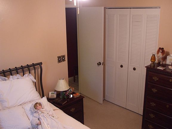 4th image of 4071 Waikiki Dr