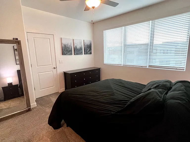 461 S 900 W — Photo 18