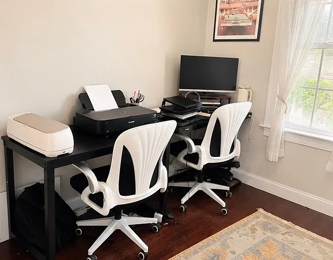 2nd bedroom, used at office here_