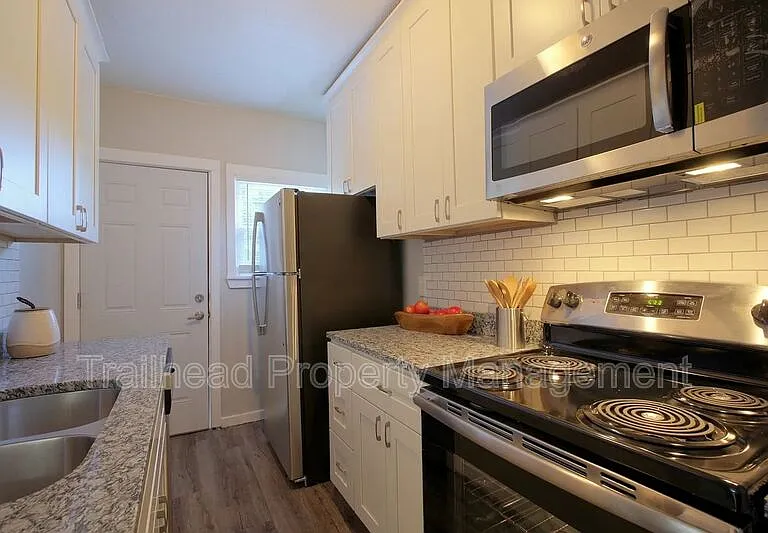 1214 Brush Creek Blvd #3 — Photo 11