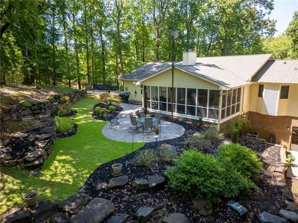 910 Chickasaw Dr, Westminster, SC 29693