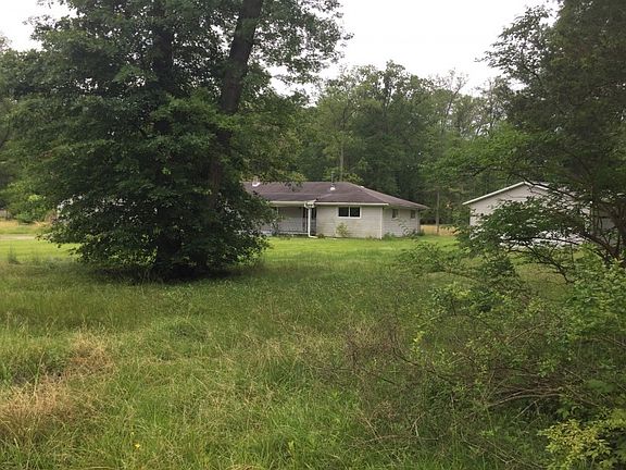 2nd image of 1472 Woodville Pike