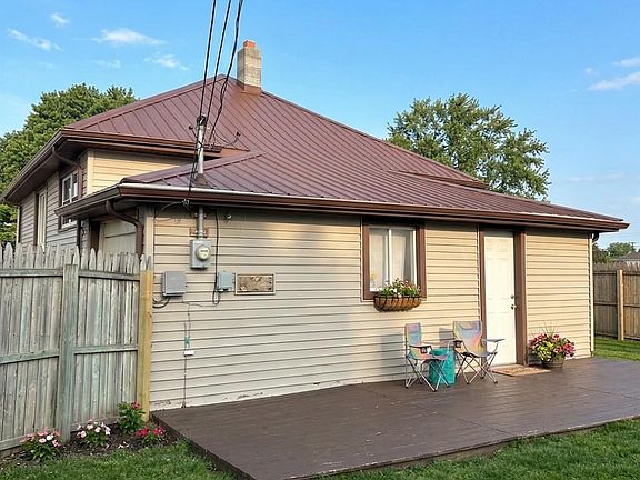 4th image of 413 W 4th St