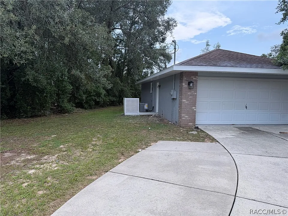 1213 W Sorrento Dr