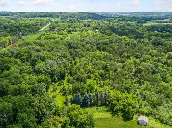 Glen Cir, River Falls, WI 54022