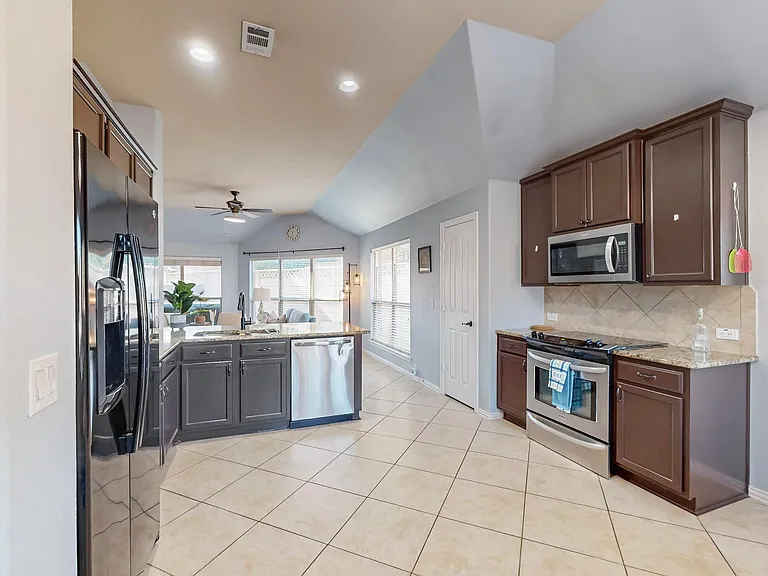 6904 Dream Dust Dr — Photo 4