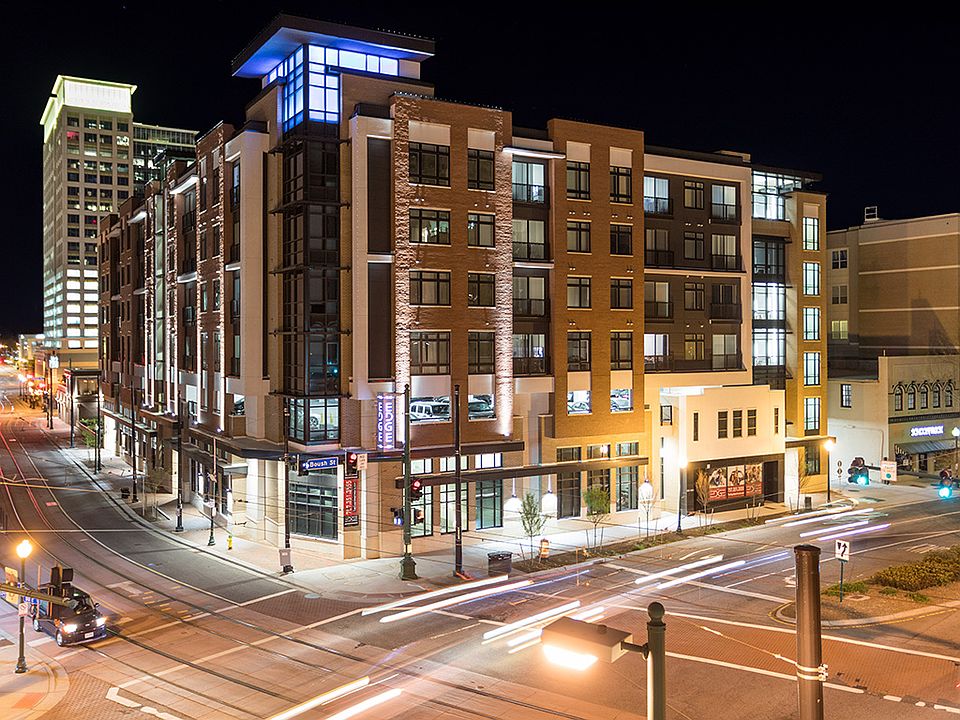 Welcome to The Edge at 450 Apartments