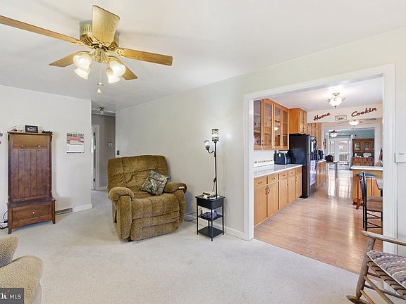 5th image of 153 Totten Ln