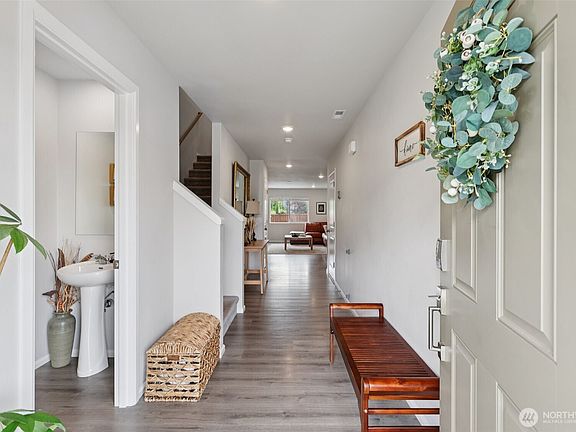 3rd image of 1423 Cascade St