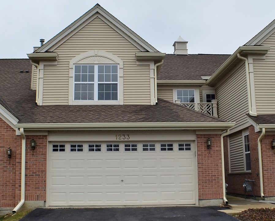1st image of 1233 Tamarack Dr #1233