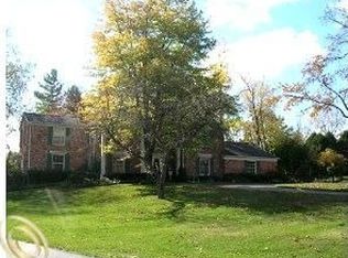 3645 Holly Ln, Bloomfield Hills, MI 48302