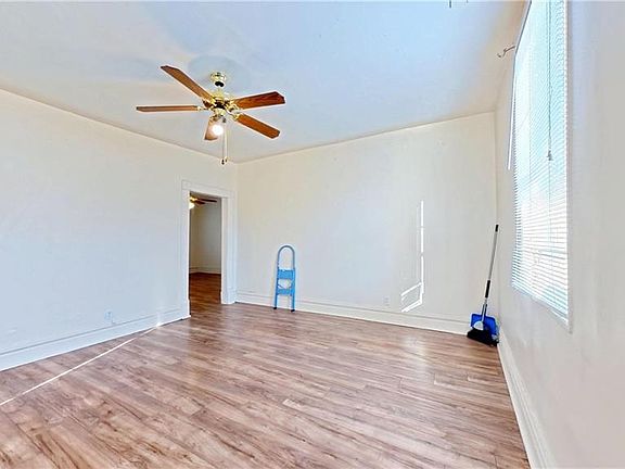 5th image of 221 N Clay St