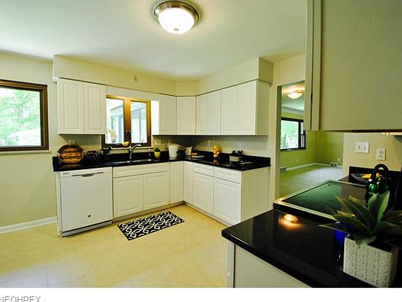 4th image of 1801 Horseshoe Blvd