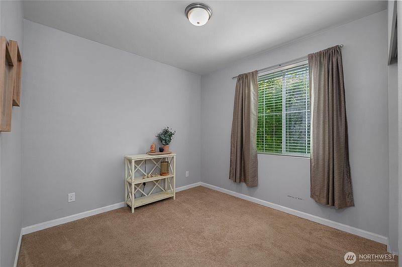 5th image of 3363 Hydra Street NE
