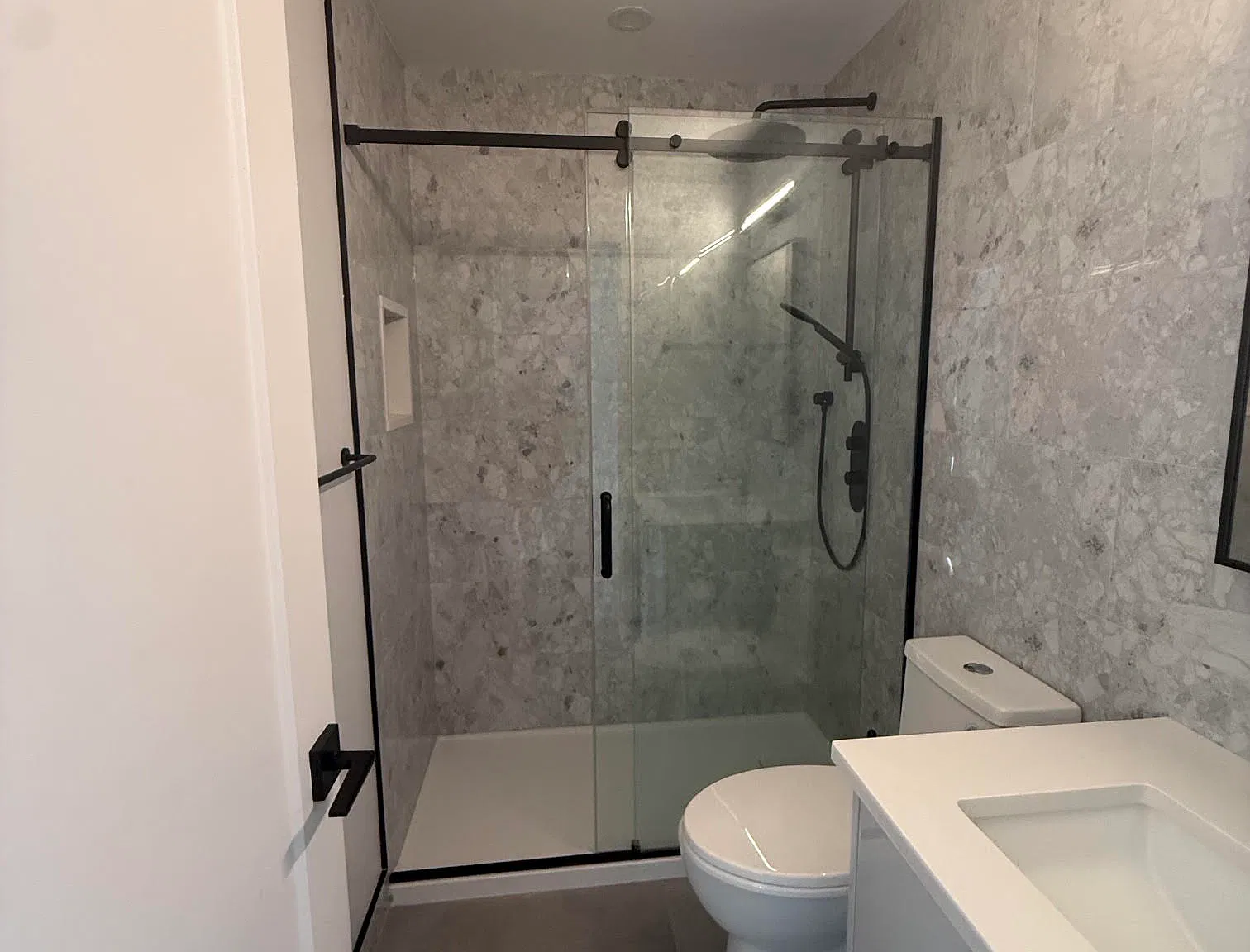 3 bed, 1350 sqft, $3,950 — Photo 3