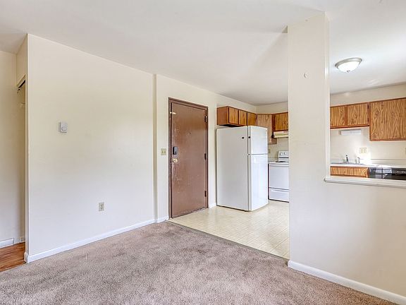 4th image of 7 Adams St APT 5