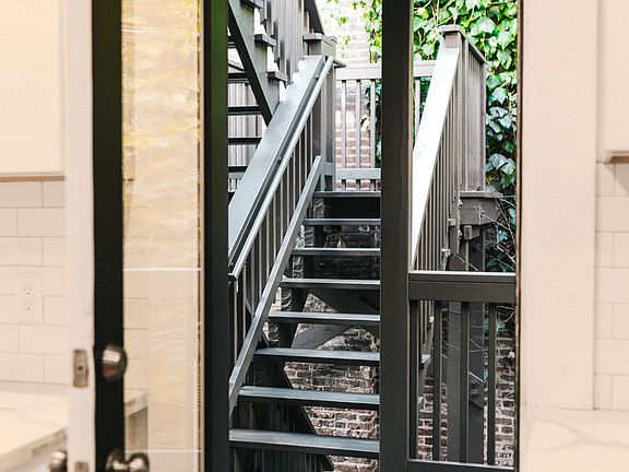 4th image of 182 Langton St APT 1