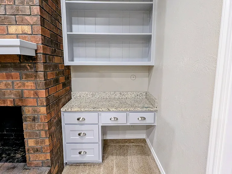 MAIN LIVING AREA: Desk area
