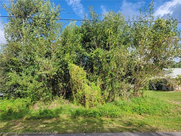 5th image of 1545 Lake Clay Dr