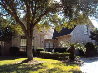 704 Heritage Oaks Dr, Angleton, TX 77515