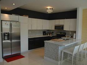 8513 NW 109th Ct, Miami, FL