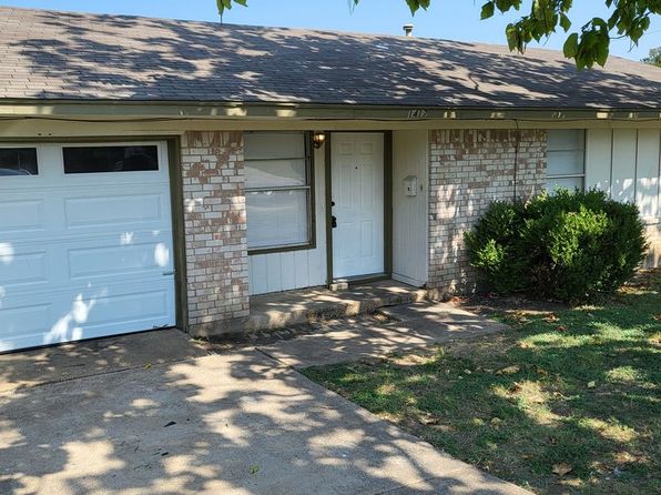 1417 Laura Ln