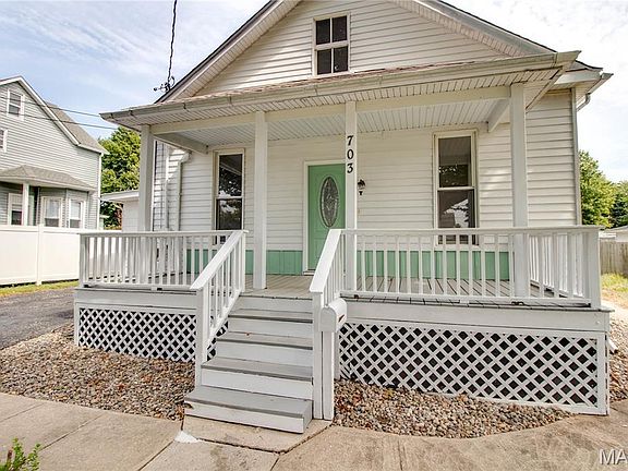 5th image of 703 Harrison St