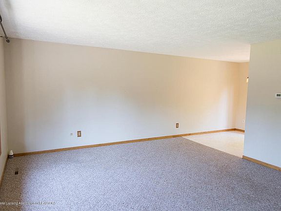5th image of 2323 E Provincial House Dr