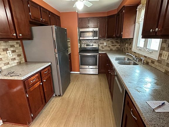 5th image of 901 Dellapenna Dr