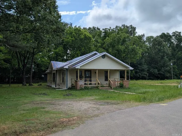 107 Silver St, Mineral Springs, AR 71851