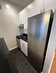 Rented by Salon Realty Corp