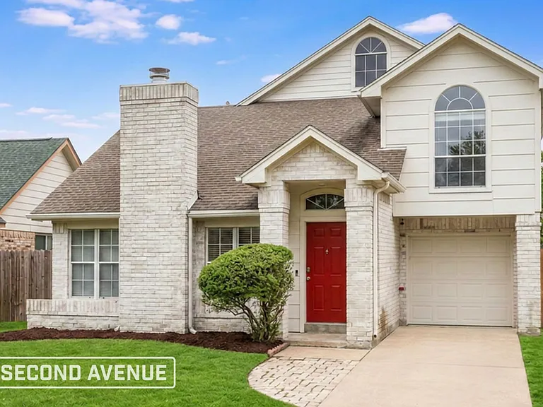 8502 Elm Lake Dr — Photo 1