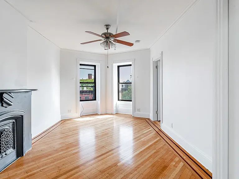408 10th St #3 — Photo 1