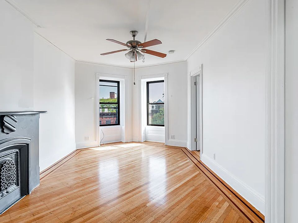 1st image of 408 10th St APT 3