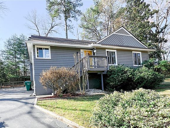 3rd image of 9403 Sir Barry Dr