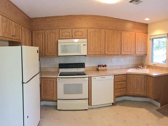 3rd image of 349A Dorchester Dr #100A