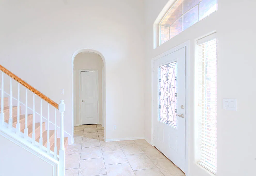 4 bed, 2.5 bath, 2492 sqft, $3,000 — Photo 4
