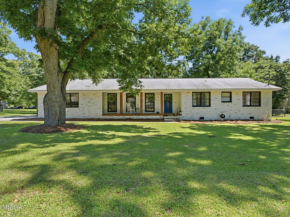1st image of 3676 S Walden Rd