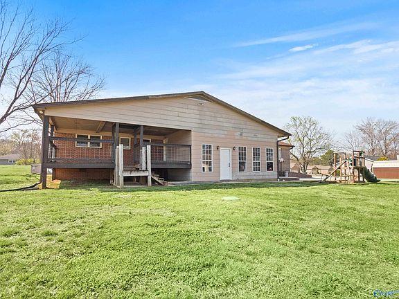 3rd image of 13 Pine St