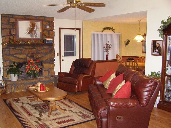 LR -looking towards back