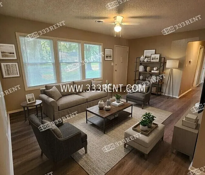 11012 Newton Ave — Photo 2
