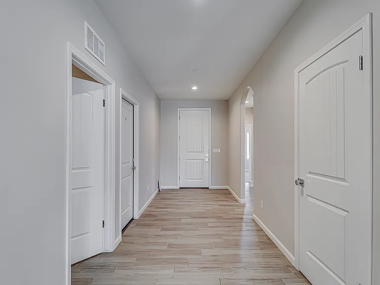 8400 Jean Anne St — Photo 9