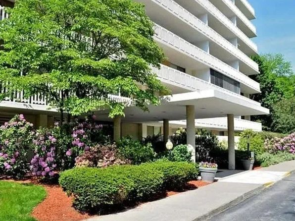 5 Suburban Rd