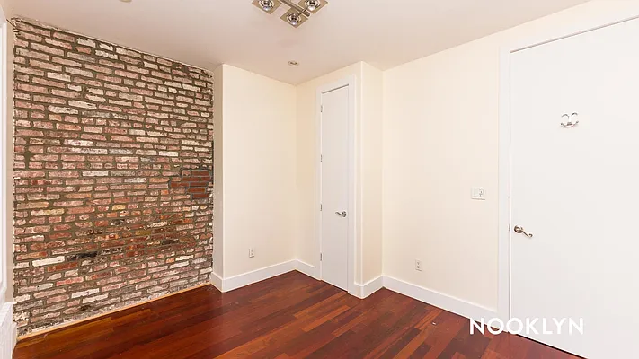 Rented by Nooklyn NYC LLC | media 42