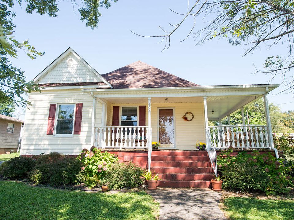 1st image of 609 Balsam Dr